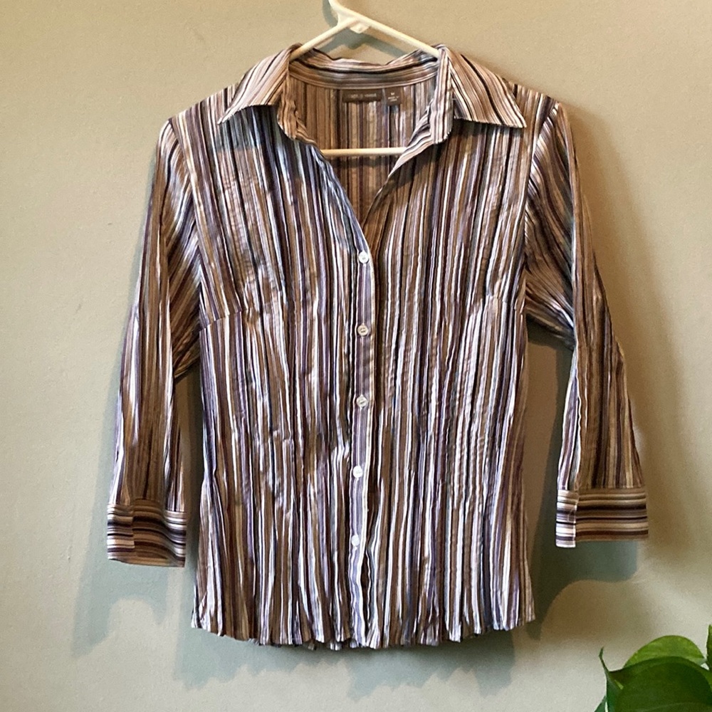 Women’s Dress Shirt.